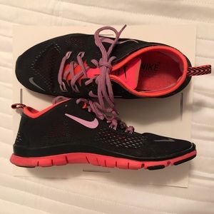 Nike Free Tr FIT 4 athletic shoes